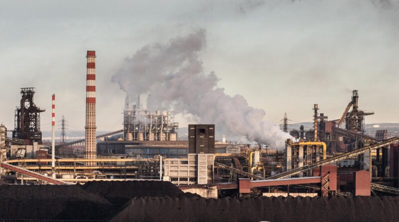 Altro che “ambientalizzazione”, per l’ex-Ilva il futuro è sempre a carbone